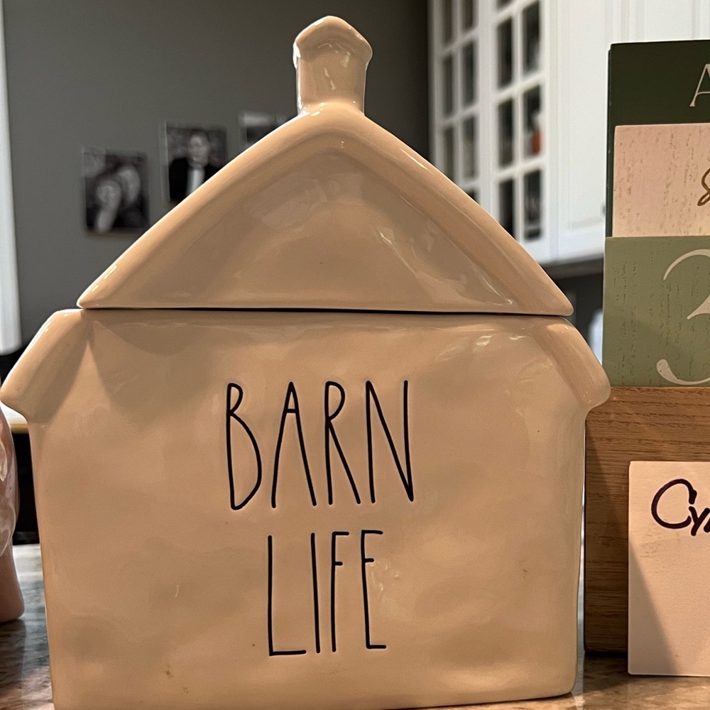 Farmhouse Rae Dunn